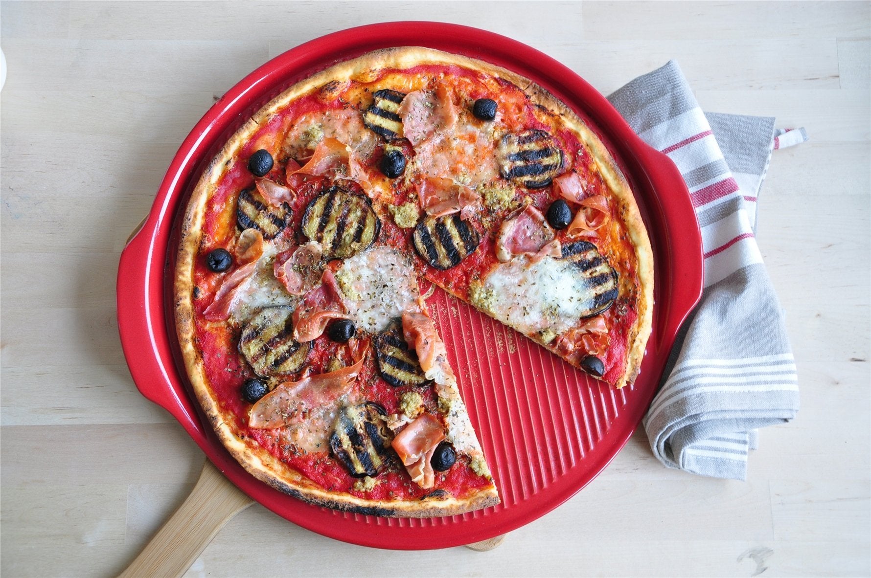 Emile Henry Pizza/Fırın Kabı Yuvarlak 40 cm