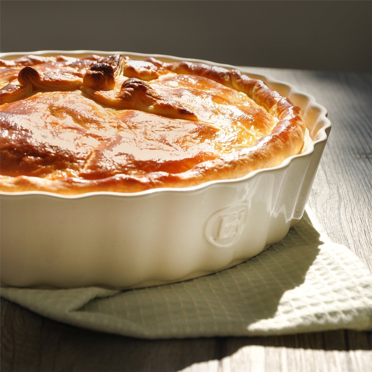Emile Henry Tart-Börek-Fırın Kabı Yuvarlak 32 cm